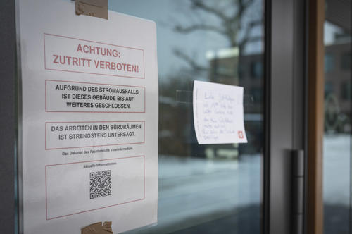 Zum Schutz aller Beteiligten arbeiteten Mitarbeitende ausschließlich im Homeoffice, die Lehre wurde komplett online durchgeführt.