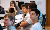 Gespannte Zuhörer bei der Einführungsveranstaltung