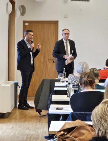 Dr. Ralph Bötticher (left) and Prof. Marc Drillich