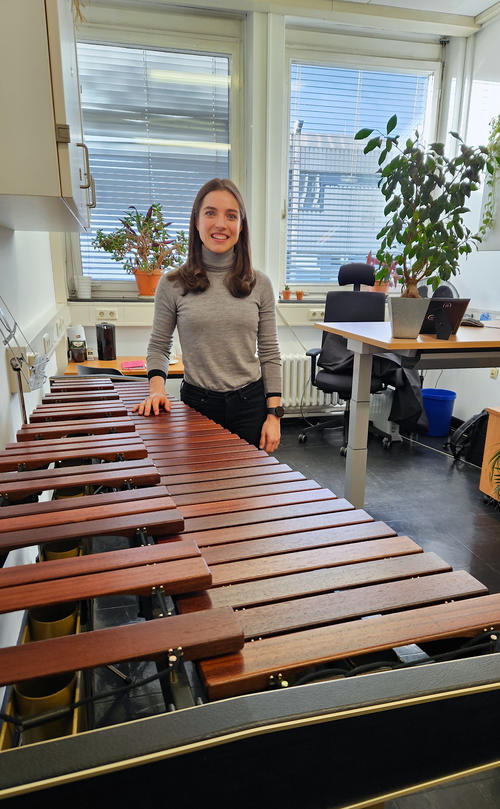 Christina Herre is sporty and musically inclined. In her office, Christina Herre sometimes plays her marimba in the evenings.