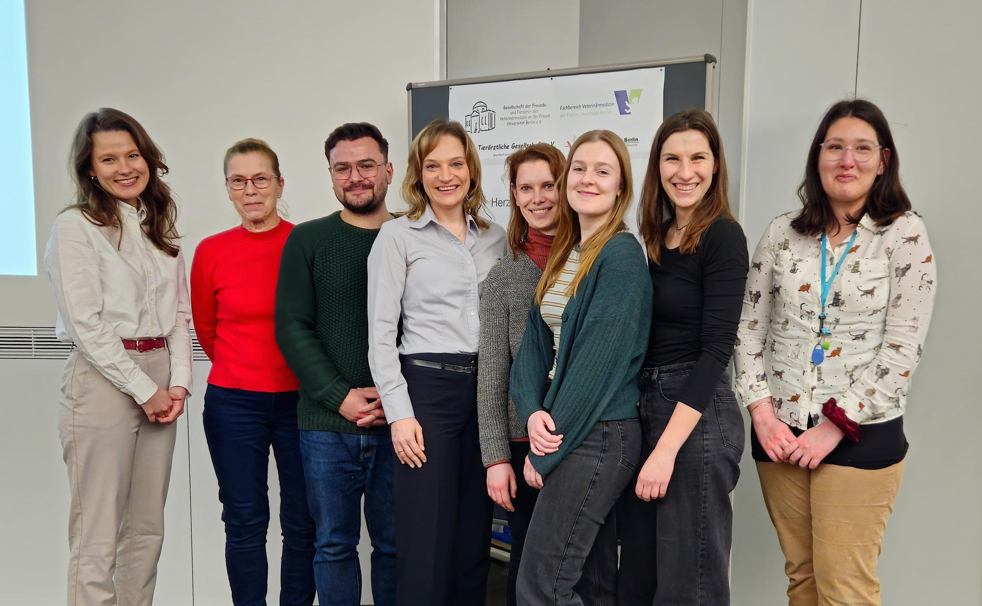 Im Rahmen der Verleihung ihres Lehrpreises bat Prof. Bröer ihr Team auf die Bühne und bedankte sich herzlich für die gute Zusammenarbeit